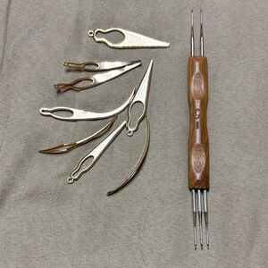Dreadlock crochet hook and dreadlock needle set